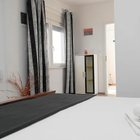 Apartment Stonehouse-pag By Interhome *