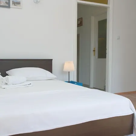 Apartman Stonehouse-pag By Interhome
