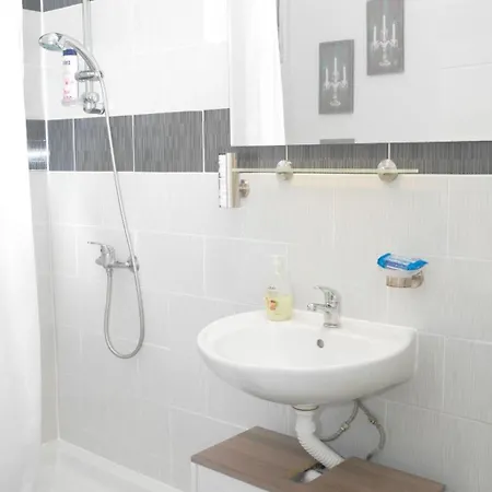 Stonehouse-pag By Interhome
